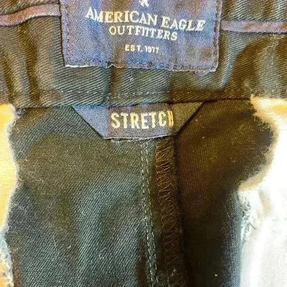 Women’s American Eagle Outfitters black stretch shorts with pockets . Size 6 - Picture 3 of 4